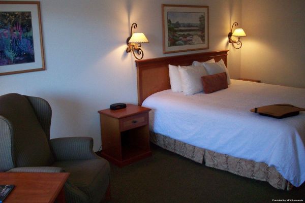 BEND THREE SISTERS INN (Bend)